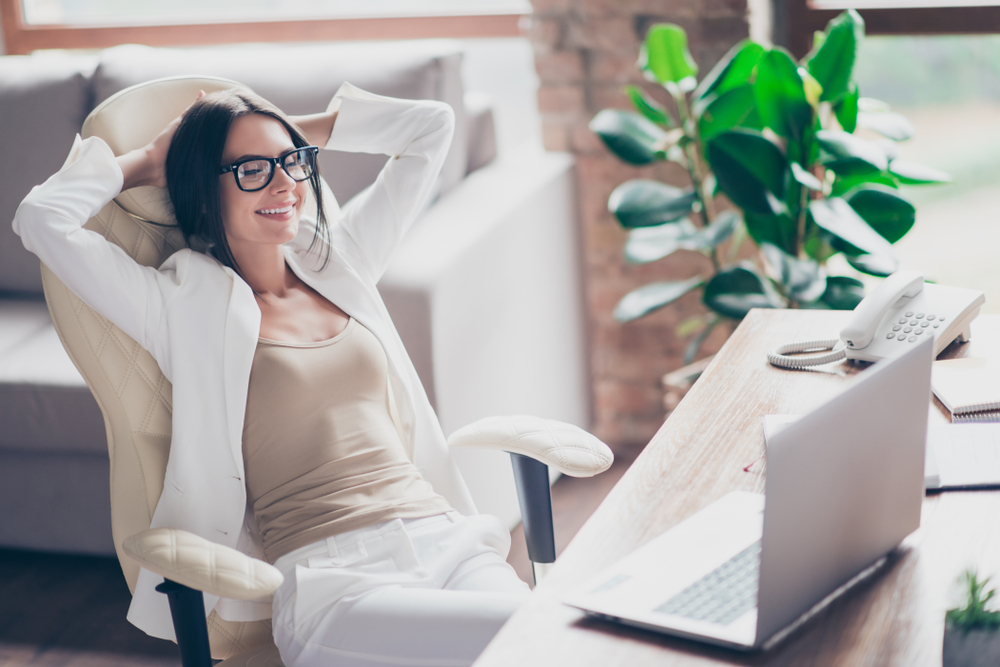 Fauteuil de bureau sans roulettes : comment choisir le bon modèle ?